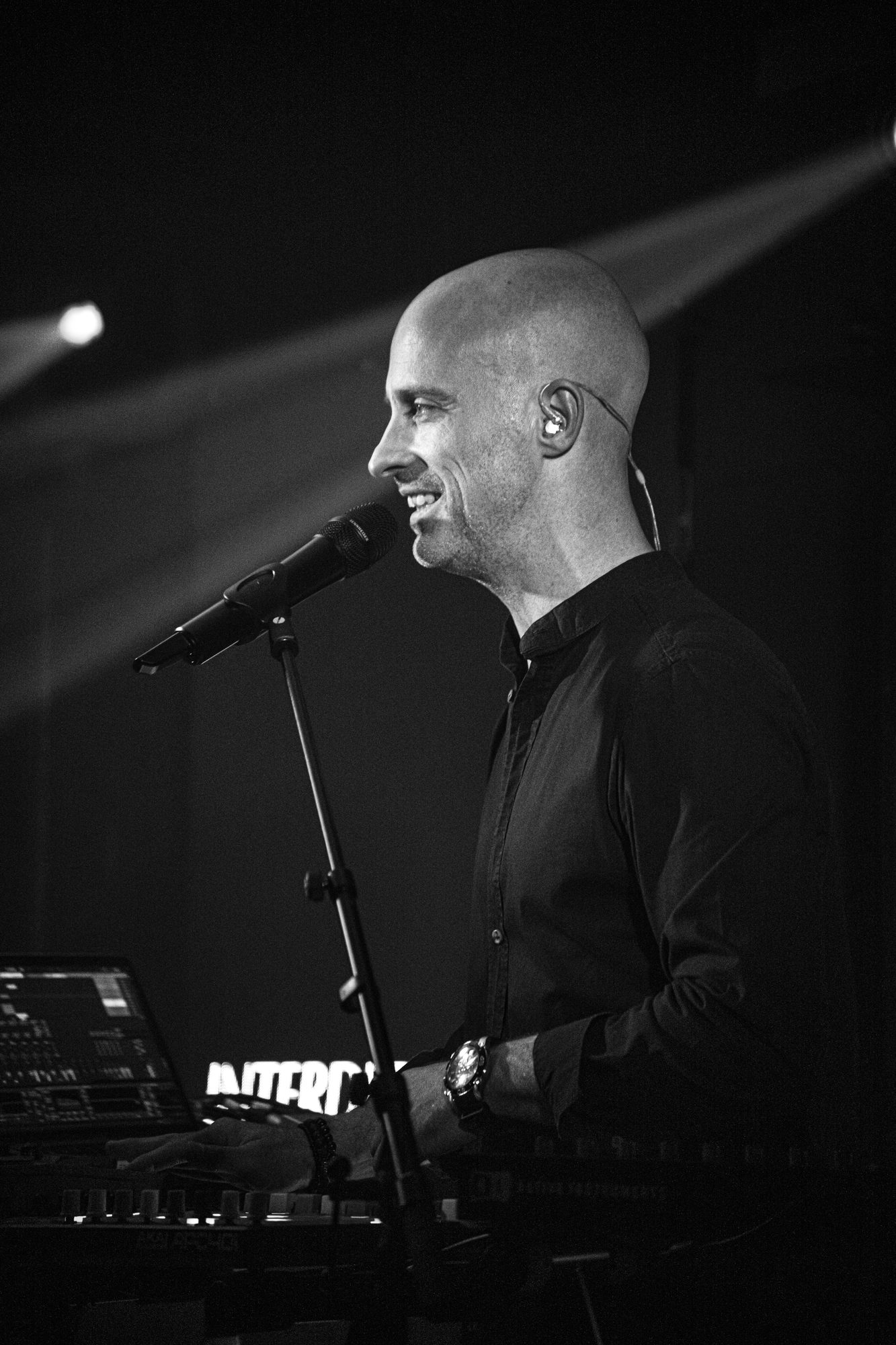 The vocalist — Darken release party