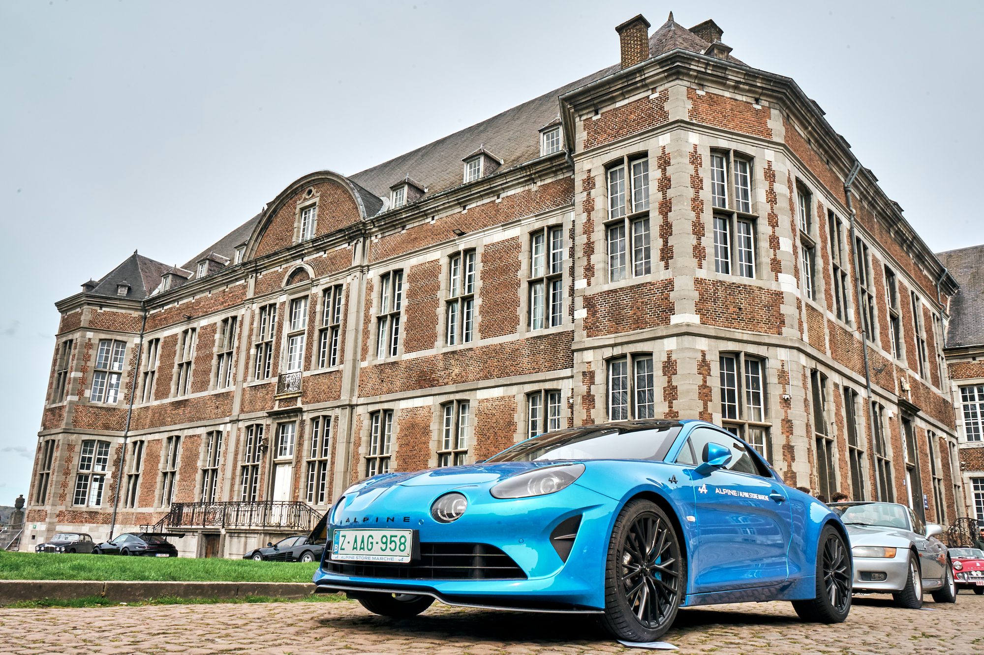 The Alpine — blue A110